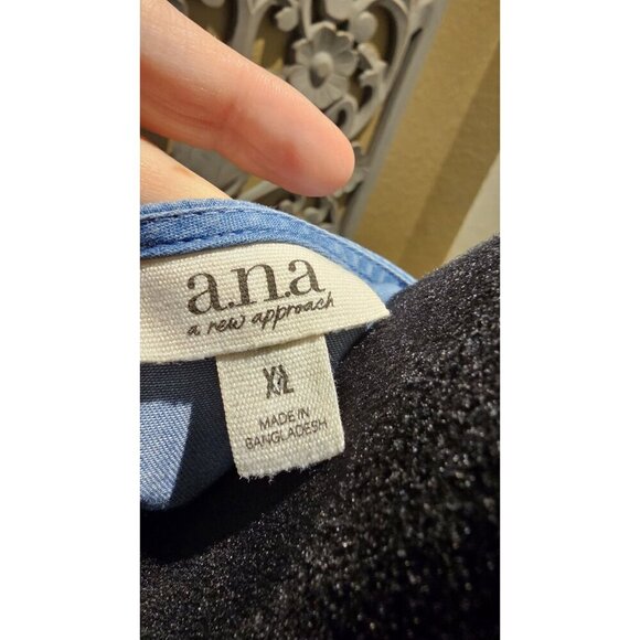 A.N.A XL Woman's Coastal Sleeveless Light Blue Chambray Wrap Top With Peplum Hem - Picture 5 of 6